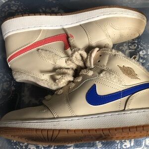 Nike Kids Beige Sneakers with Blue and Pink Swooshes